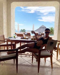 Kourtney Kardashian feet photo thumbnail