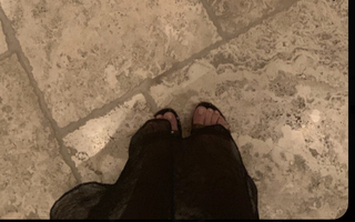 Kourtney Kardashian feet photo thumbnail