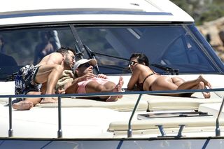 Kourtney Kardashian feet photo thumbnail