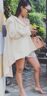 Kourtney Kardashian feet photo thumbnail