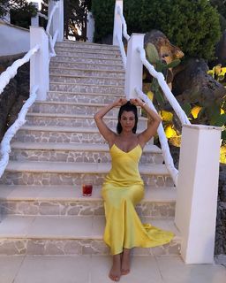 Kourtney Kardashian feet photo thumbnail