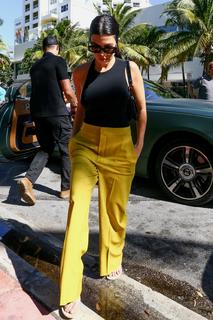 Kourtney Kardashian feet photo thumbnail
