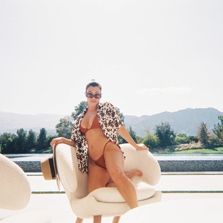 Kourtney Kardashian feet photo thumbnail