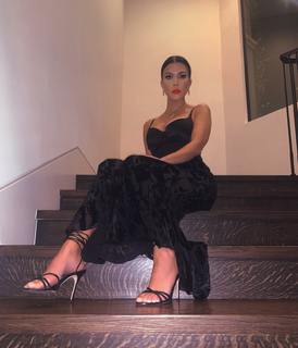 Kourtney Kardashian feet photo thumbnail