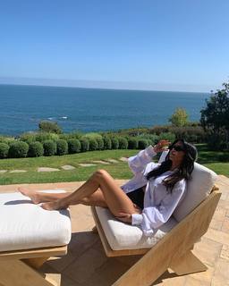 Kourtney Kardashian feet photo thumbnail