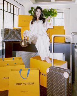 Kourtney Kardashian feet photo thumbnail