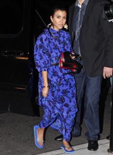 Kourtney Kardashian feet photo thumbnail
