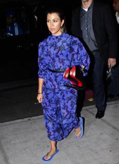 Kourtney Kardashian feet photo thumbnail