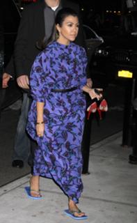 Kourtney Kardashian feet photo thumbnail