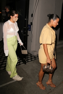 Kourtney Kardashian feet photo thumbnail