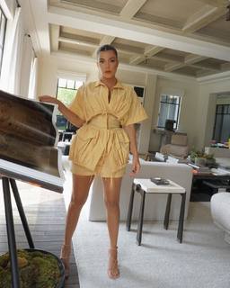Kourtney Kardashian feet photo thumbnail