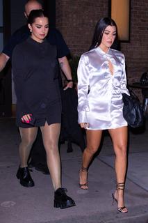 Kourtney Kardashian feet photo thumbnail