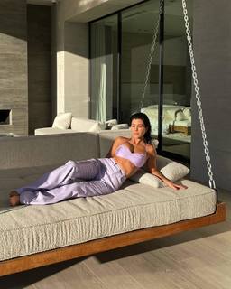 Kourtney Kardashian feet photo thumbnail