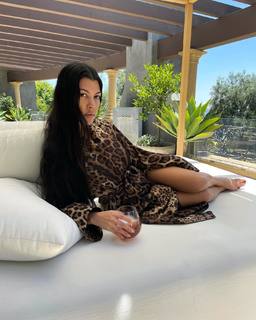 Kourtney Kardashian feet photo thumbnail