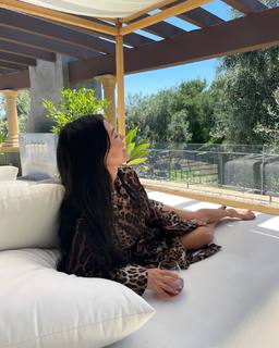 Kourtney Kardashian feet photo thumbnail