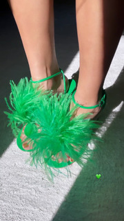 Kourtney Kardashian feet photo thumbnail