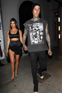 Kourtney Kardashian feet photo thumbnail