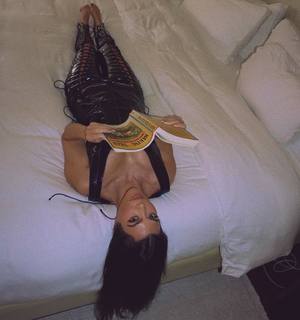 Kourtney Kardashian feet photo thumbnail