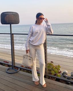 Kourtney Kardashian feet photo thumbnail