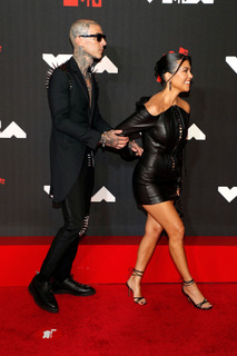 Kourtney Kardashian feet photo thumbnail