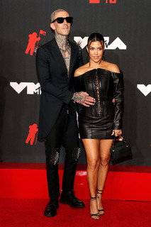 Kourtney Kardashian feet photo thumbnail