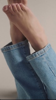 Kourtney Kardashian feet photo thumbnail