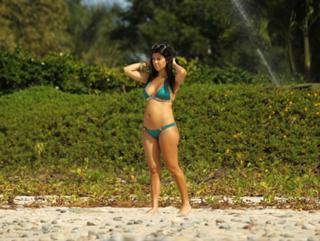 Kourtney Kardashian feet photo thumbnail