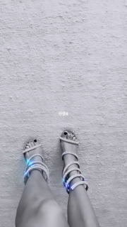 Kourtney Kardashian feet photo thumbnail