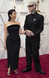 Kourtney Kardashian feet photo thumbnail