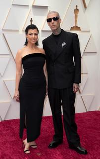 Kourtney Kardashian feet photo thumbnail
