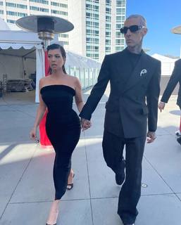 Kourtney Kardashian feet photo thumbnail