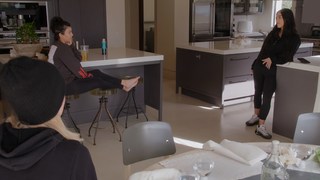 Kourtney Kardashian feet photo thumbnail