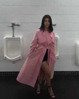 Kourtney Kardashian feet photo thumbnail