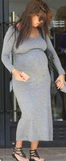 Kourtney Kardashian feet photo thumbnail
