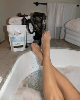 Kourtney Kardashian feet photo thumbnail