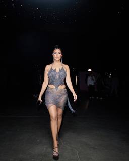 Kourtney Kardashian feet photo thumbnail