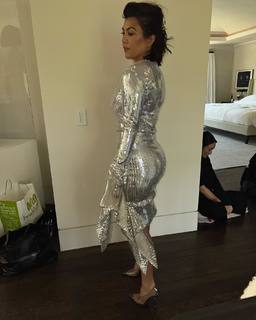 Kourtney Kardashian feet photo thumbnail