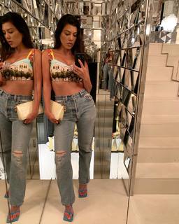 Kourtney Kardashian feet photo thumbnail
