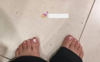 Kourtney Kardashian feet photo thumbnail