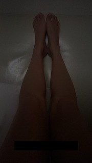 Kourtney Kardashian feet photo thumbnail