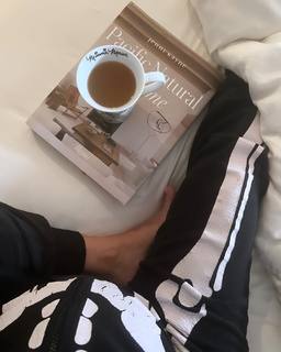 Kourtney Kardashian feet photo thumbnail