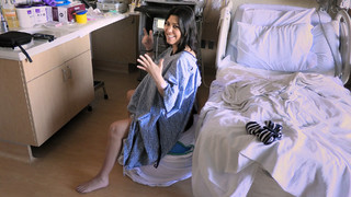 Kourtney Kardashian feet photo thumbnail