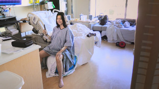 Kourtney Kardashian feet photo thumbnail