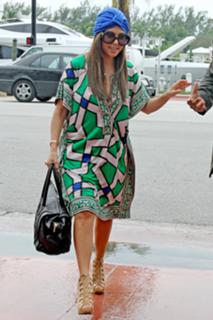 Kourtney Kardashian feet photo thumbnail