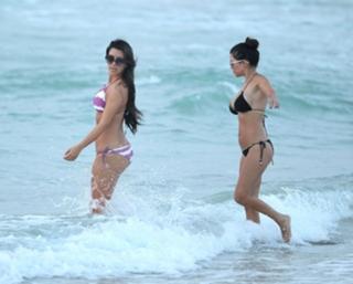 Kourtney Kardashian feet photo thumbnail