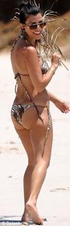 Kourtney Kardashian feet photo thumbnail