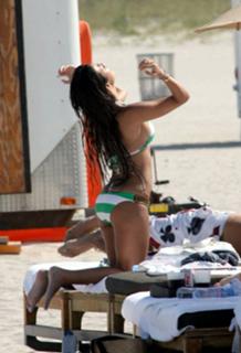 Kourtney Kardashian feet photo thumbnail