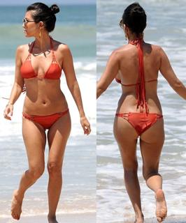 Kourtney Kardashian feet photo thumbnail