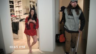 Kourtney Kardashian feet photo thumbnail