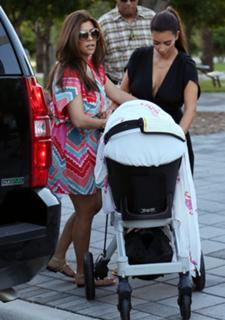 Kourtney Kardashian feet photo thumbnail
